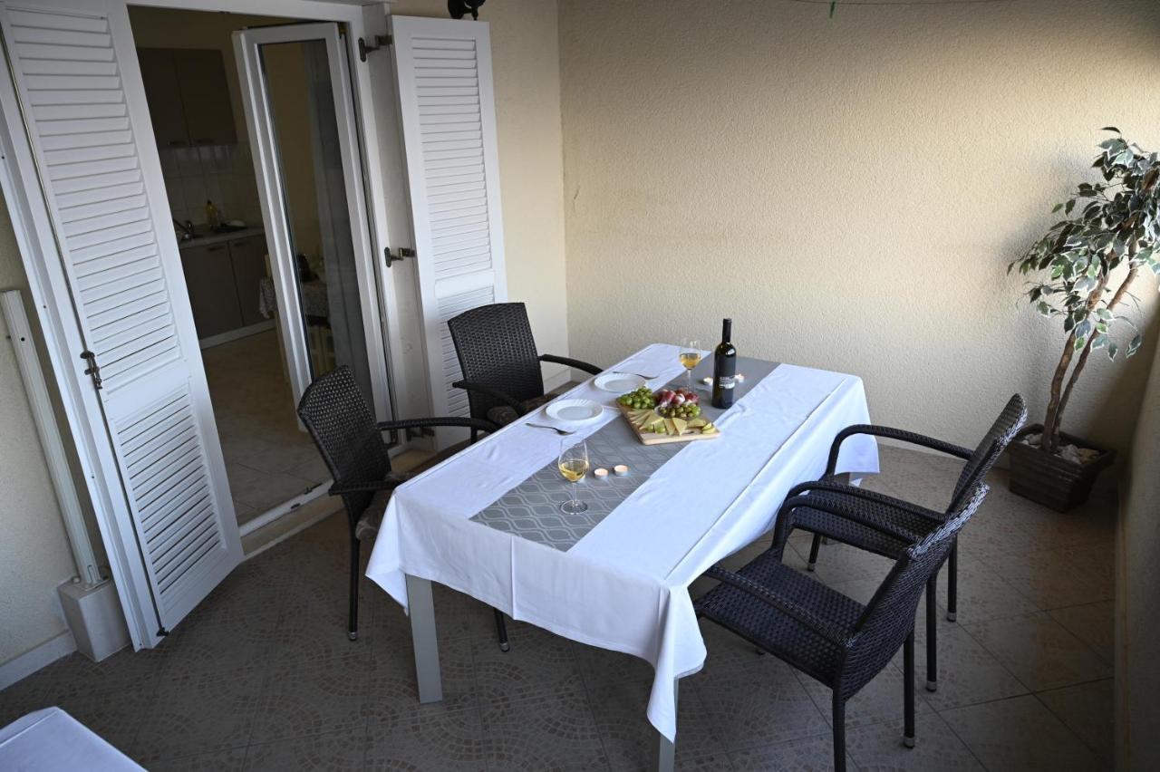 Apartments "Sea View" Miki & Ivana Bol Dış mekan fotoğraf